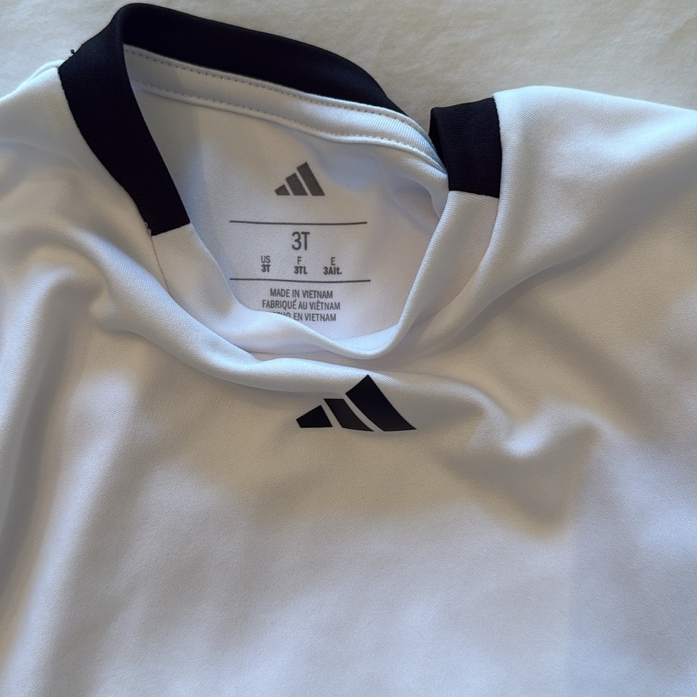 Adidas Essentials Set | 3T - Picture 2 of 3